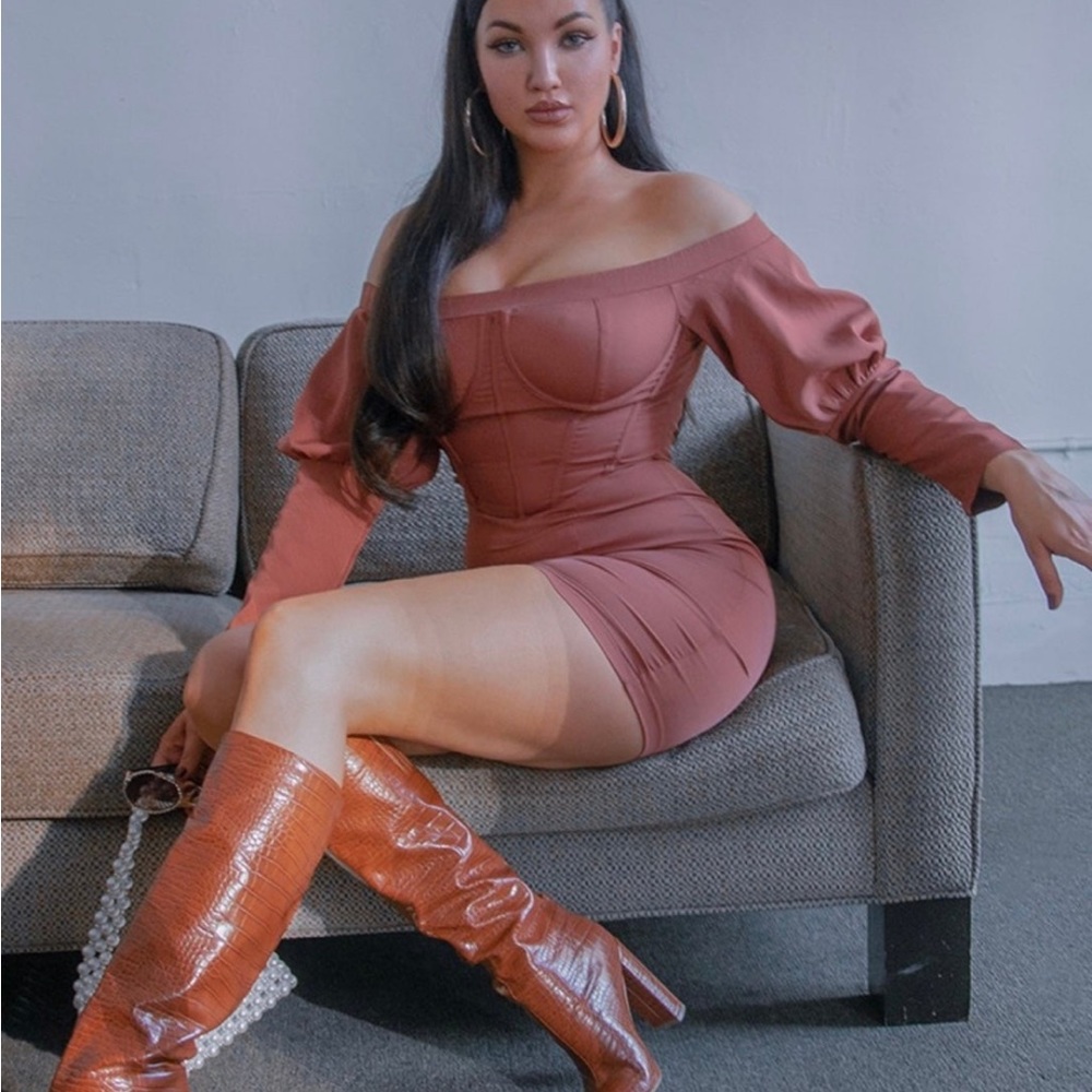 Off the shoulder corset bodycon dress